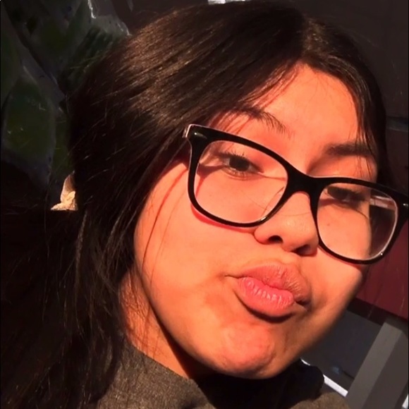 Meet your Posher, Evelyn - Picture 1 of 1